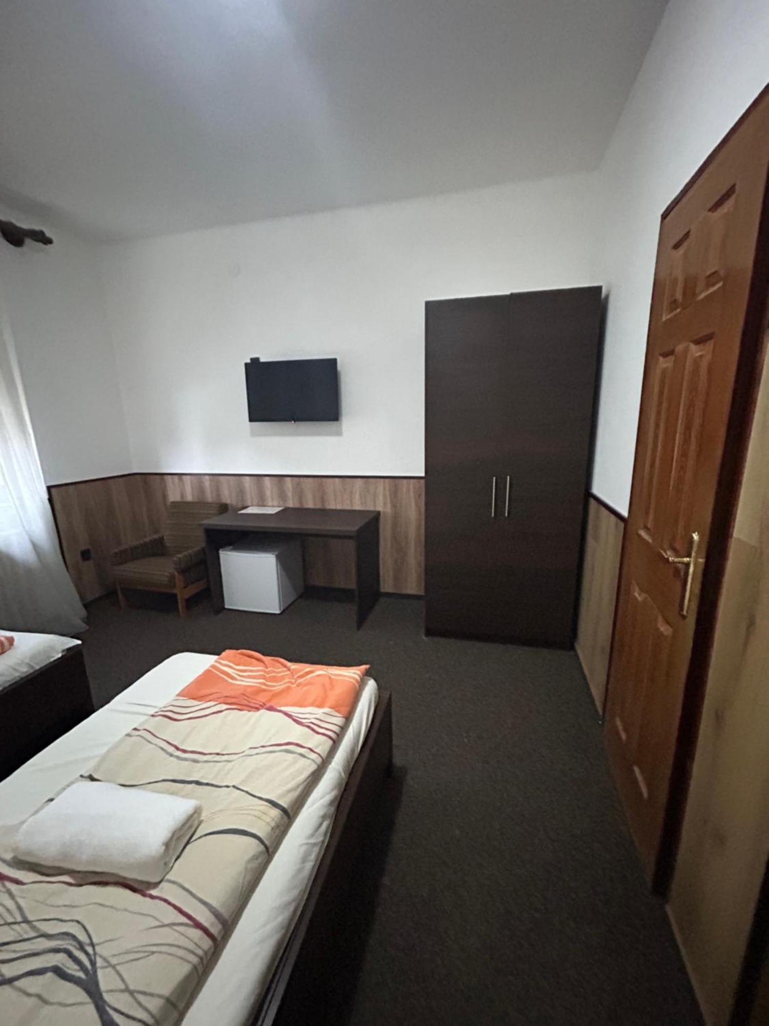 Rozsakert Panzio Hotel Nyiregyhaza Ngoại thất bức ảnh