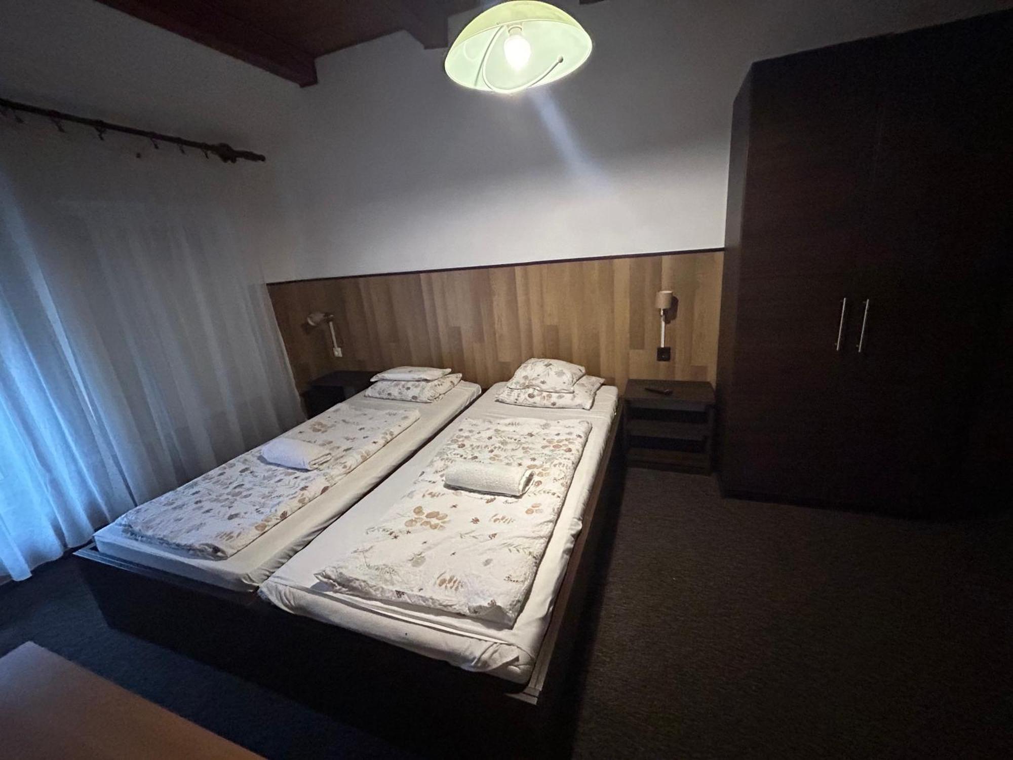 Rozsakert Panzio Hotel Nyiregyhaza Ngoại thất bức ảnh