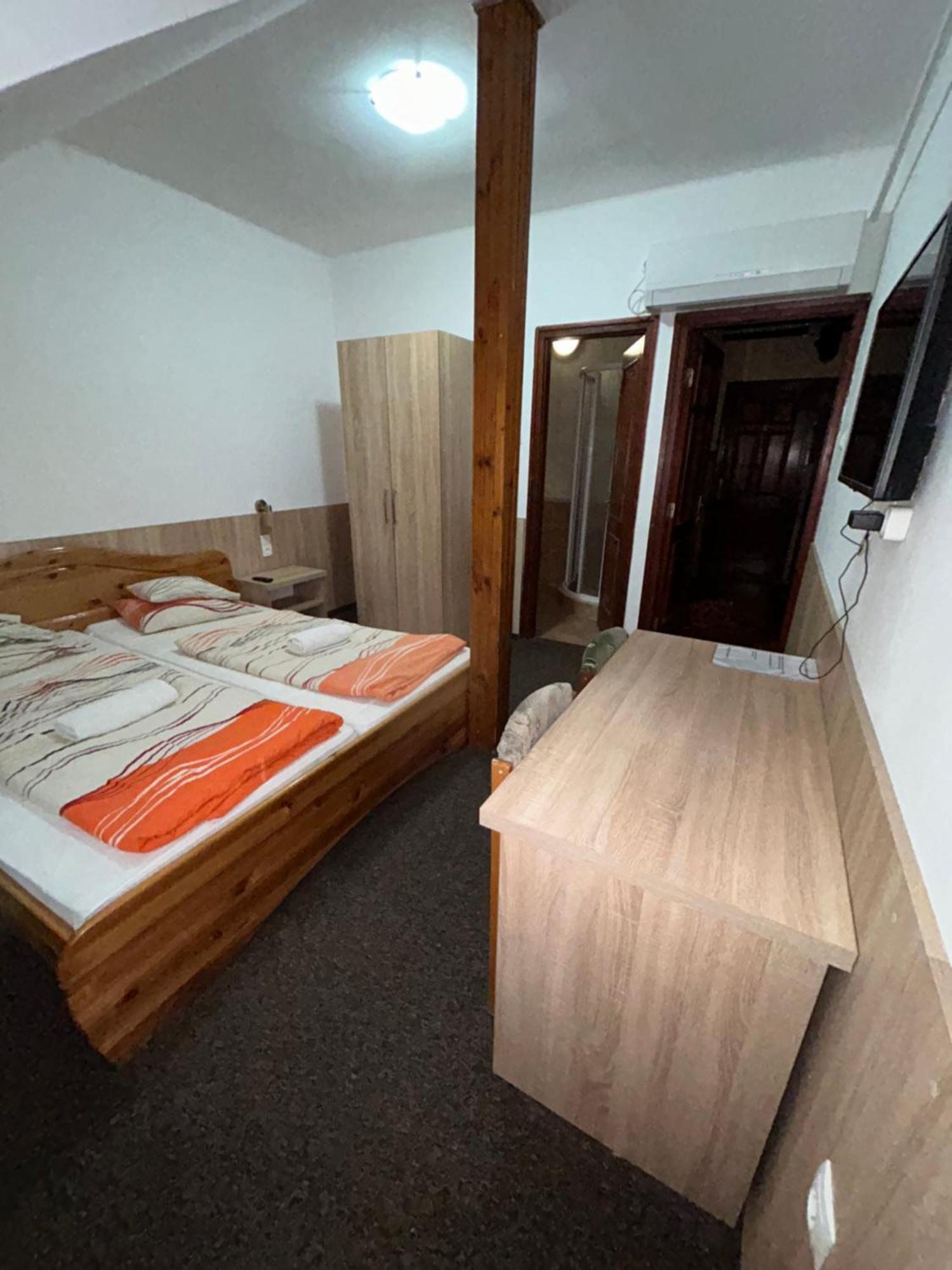 Rozsakert Panzio Hotel Nyiregyhaza Ngoại thất bức ảnh