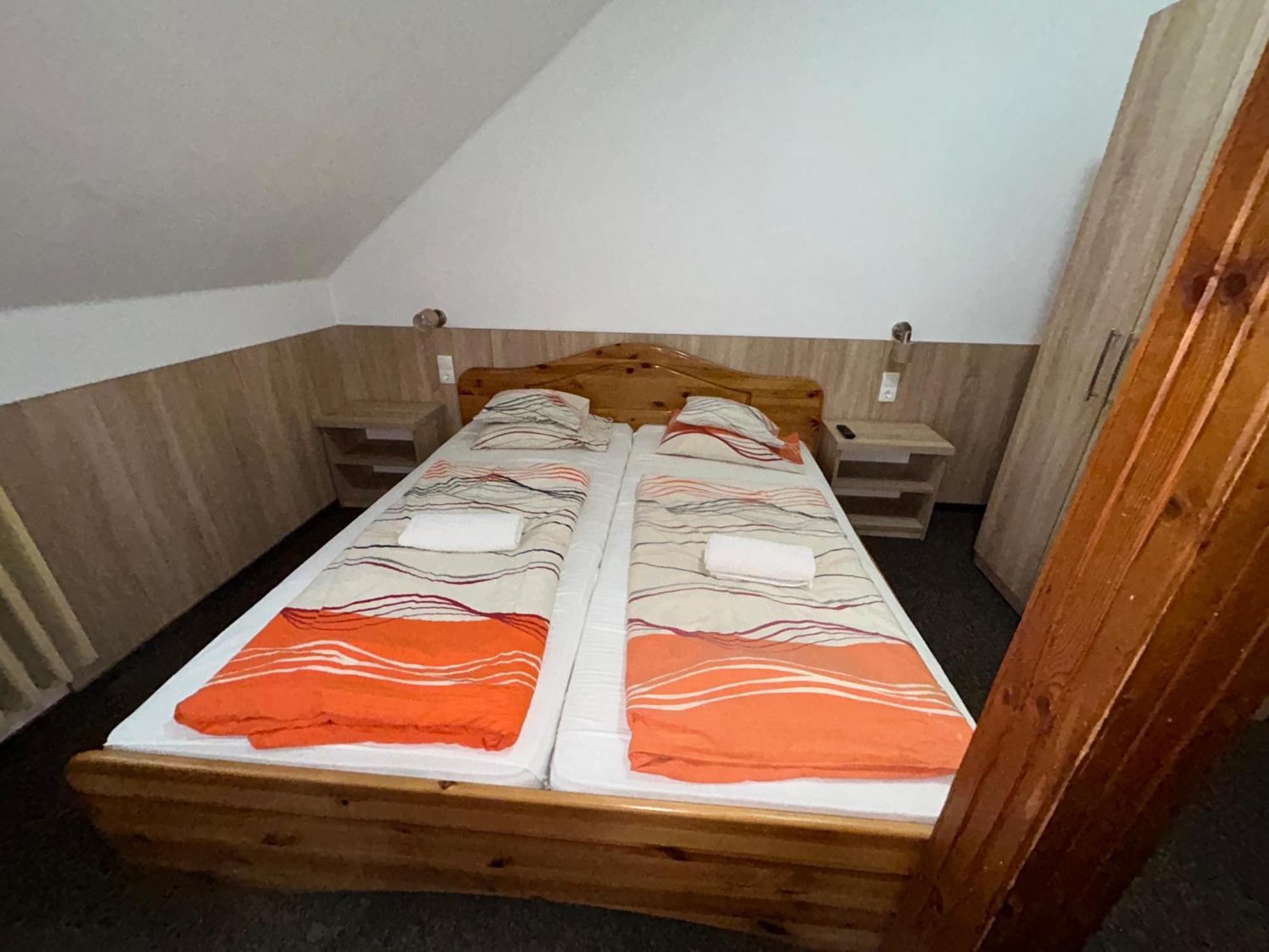 Rozsakert Panzio Hotel Nyiregyhaza Ngoại thất bức ảnh