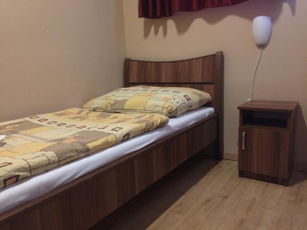 Rozsakert Panzio Hotel Nyiregyhaza Ngoại thất bức ảnh